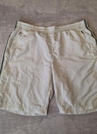 Мужские белоснежные шорты adidas