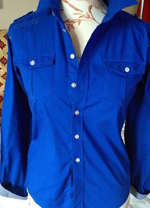 Синяя коттоновая рубашка с клетчатым отворотом и эластаном в составе ткани