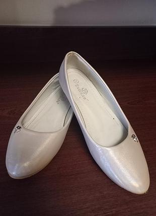 Жіночі туфлі