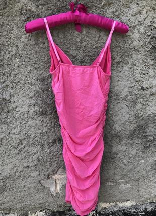 Летнее розовое платье на бретелях7 фото