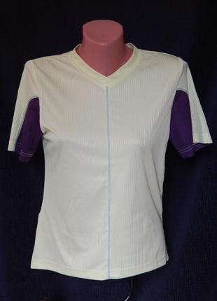 Спортивная футболка (размер 38)