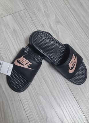 Шльопанці nike