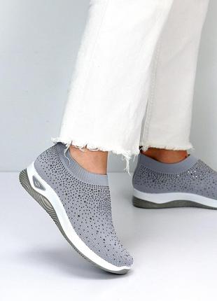 Серые легкие текстильные женские кроссовки в стразах доступная цена 202736 фото