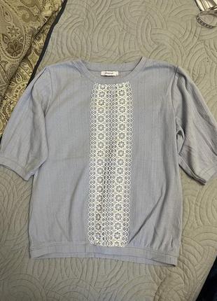 Топ reserved з мереживною вставкою