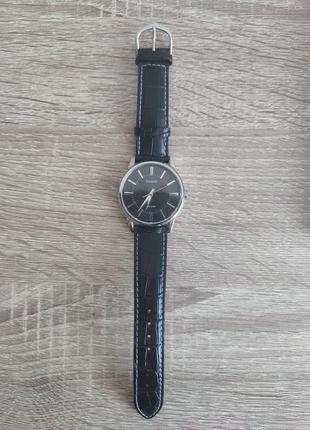 Годинник casio