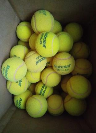Тенісні м'ячі б/в 10 шт. тенісний м'яч б/в у хорошому стані, цікава іграшка для собак.