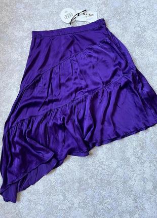 Яркая юбка со скошенным краем1 фото