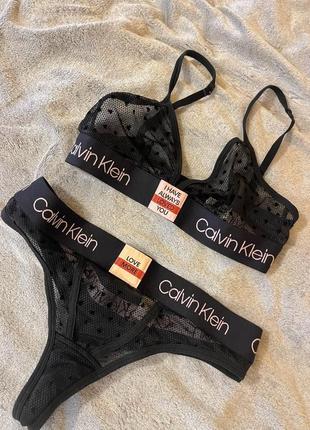 Комплект белья calvin klein в сердечки