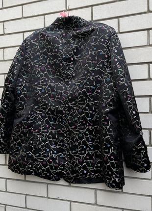 Атласный черный жакет,пиджак,блейзер с цветочной вышивкой большой размер9 фото