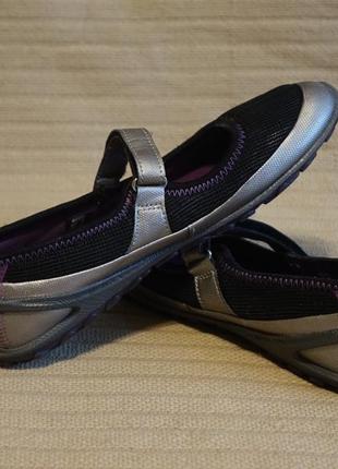 Легкі комбіновані спортивні туфлі сріблясто-чорного кольору eco biom данія 36 р.