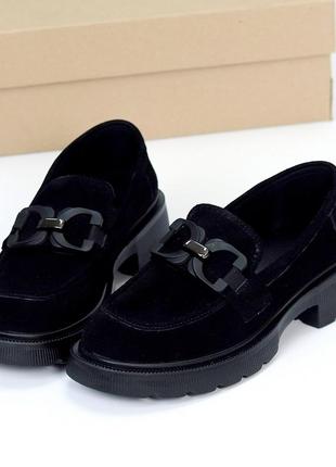 Универсальные женские, нарядные лоферы, туфли в натуральной замше, черного цвета, подойдут на лето в5 фото