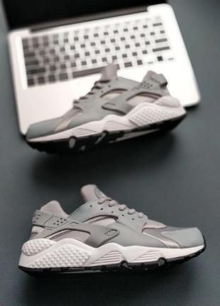 Кросівки nike huarache жіночі шкіряні кросівки найк кортез женские белые кожаные кроссовки nike air force 1 весна найк аир макс ление nike air max3 фото