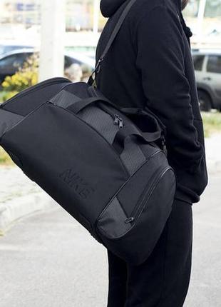 Мужская дорожная спортивная сумка nike djet большая черного цвета для путешествий и тренировок на 557 фото