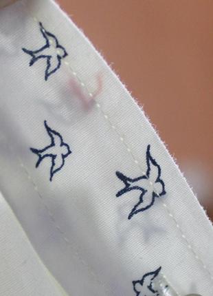Классная приталенная шведка / тенниска / рубашка на короткий рукав с птичками от new look7 фото
