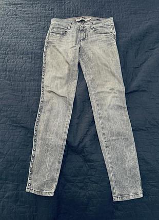 Джинси сірі zara skinny розмір s m с заклепками