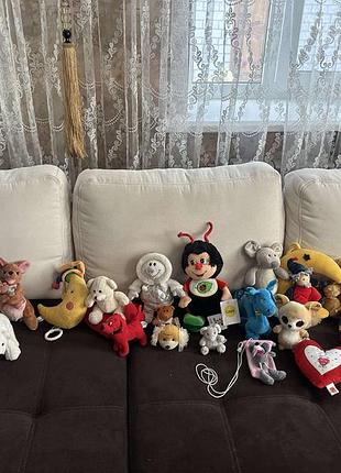 М'які іграшки disney та другі інші