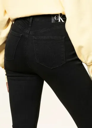 Calvin klein базові джинси стрейч з високою талією та підтяжкою