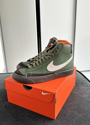 Nike blazer mid