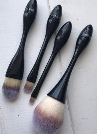 Набір кистей