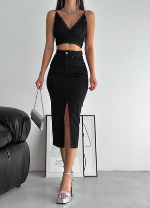Джинсовая юбка-миди с разрезом черная