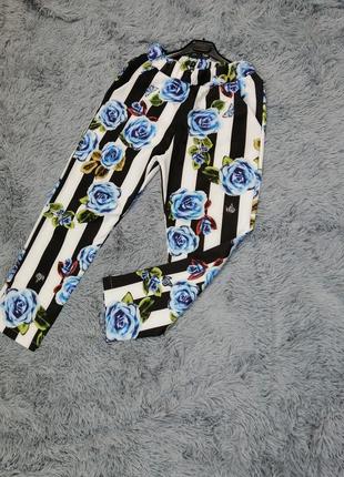 Укороченные летние брюки в полоску с цветами4 фото