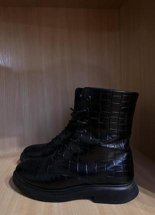 Ботинки черные кожаные1 фото