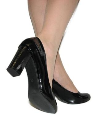 Туфли женские лаковые черные на среднем каблуке 36 37 38 392 фото