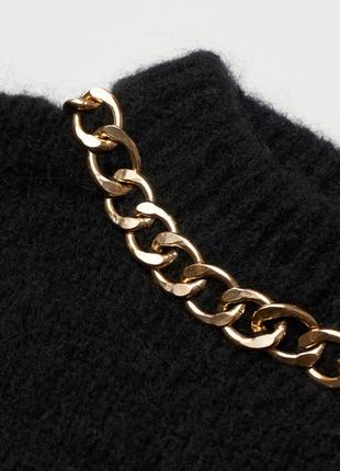 Супер теплый свитер бренда h&m с золотистой цепью3 фото