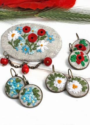 Маленькие белые летние серьги с ромашками украинские украшения к вышиванке3 фото