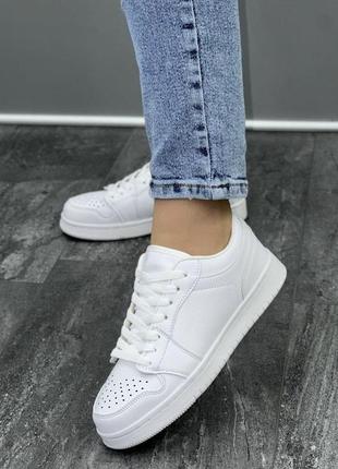 Білі базові кросівки кеди белые кроссовки кеды