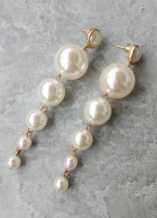 Идеальные длинные вечерние серьги с перлами.