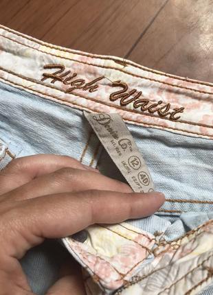 Светлые джинсовые шорты denim co с бусинками4 фото