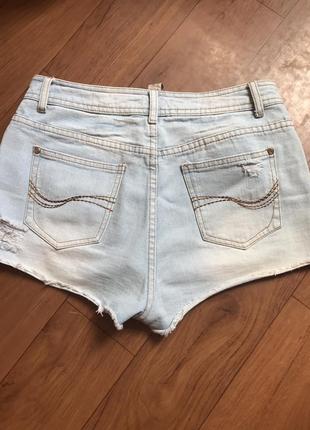 Светлые джинсовые шорты denim co с бусинками6 фото