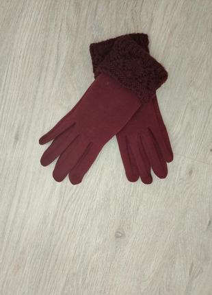 Теплые зимние перчатки цвета марсала с утеплителем и вязаными элементами1 фото