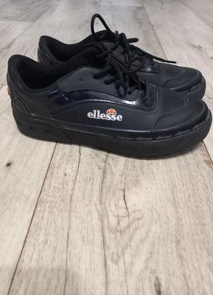 Кожаные кроссовки ellesse1 фото