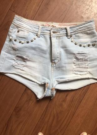 Светлые джинсовые шорты denim co с бусинками8 фото