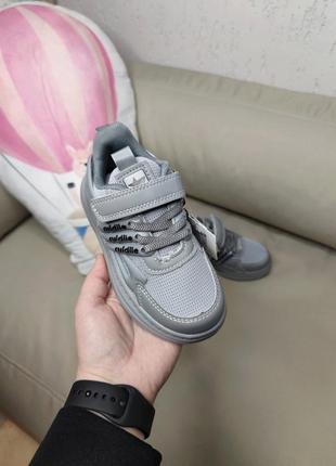 Кроссовки 4