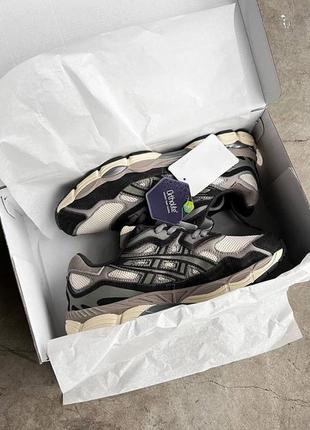 Кроссовки asics