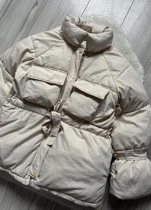 Куртка пуфер молочная зимняя короткая теплая объемная4 фото