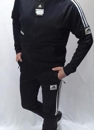 Костюм adidas.1 фото