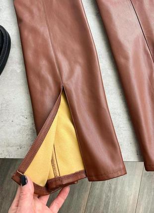 Коричневі шоколадні штани з розрізами2 фото