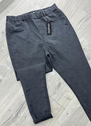 Джинсы на резинке boohoo