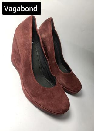 Туфлі жіночі на платформі замша бордового кольору від бренду vagabond 38