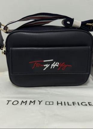 Новая сумочка tommy hilfiger, темно синего цвета1 фото