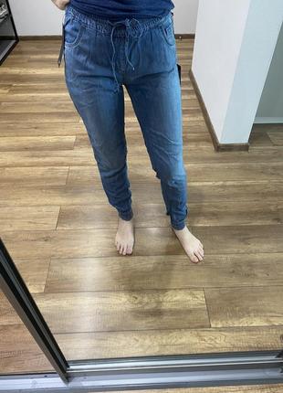 Модные летние джинсы на резинке лиоселл