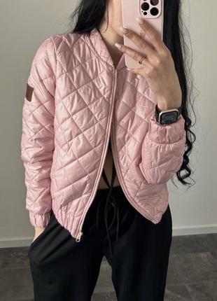 Курточка из плащёвки на силиконе стеганая в ромбик на молнии бомбер куртка белая розовая черная трендовая стильная спортивная1 фото