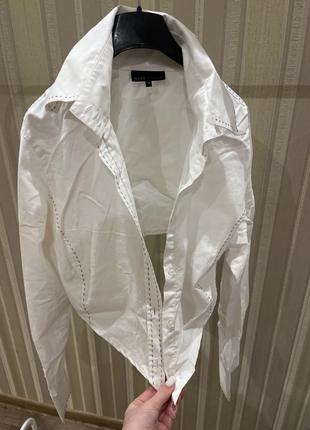 Асимметричная белая рубашка кроп