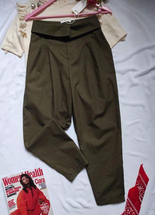 Легкие хлопковые брюки цвета хаки с карманами и поясом женские брюки