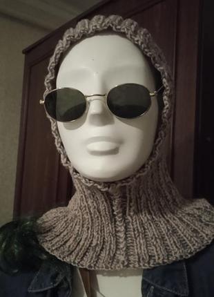 Вязанная балаклава.