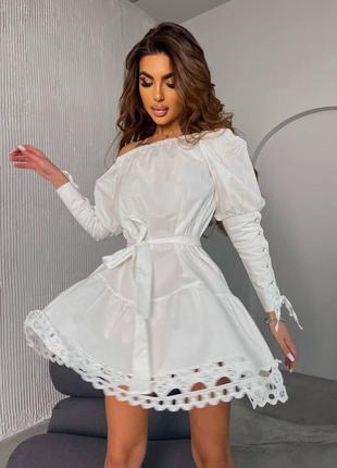 Котонова міні сукня з мереживом і поясом6 фото